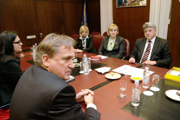 2011. 12. 23. - Bozidar Kalmeta primopredao vlast novom ministru pomorstva prometa i infrastrukture Zlatku Komadi9ni